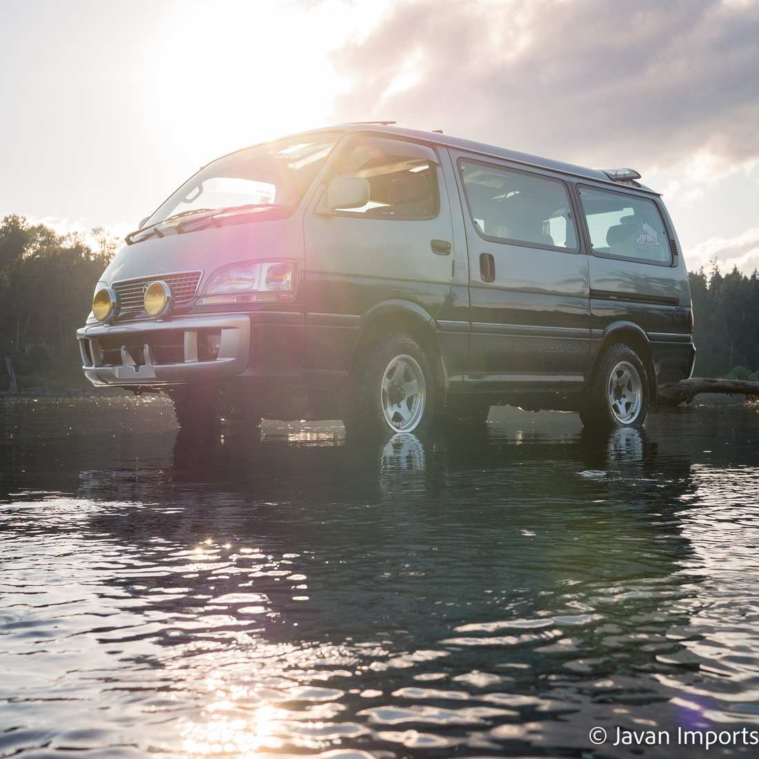 1997 Toyota Hiace Super Custom G Excellent Pkg Triple Moonroof 4WD (sold)