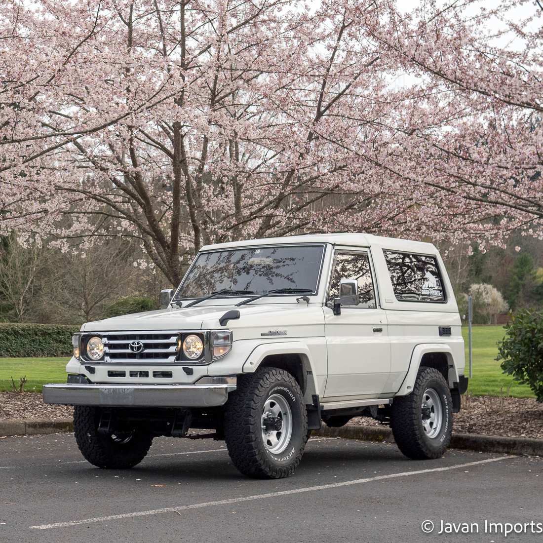 1997 Toyota Land Cruiser ZX FRP Top 4WD (sold)