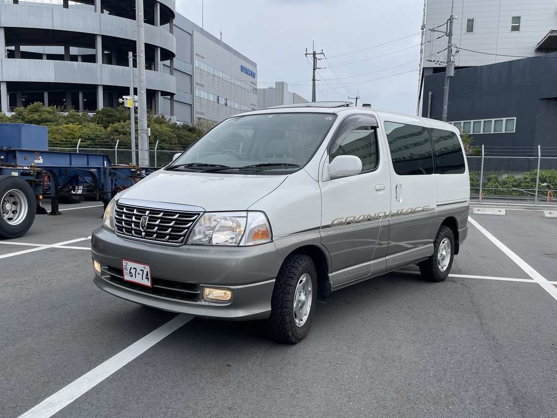 2000 Toyota Grand HiAce G X-Edition Twin Moonroof 4WD (sold)