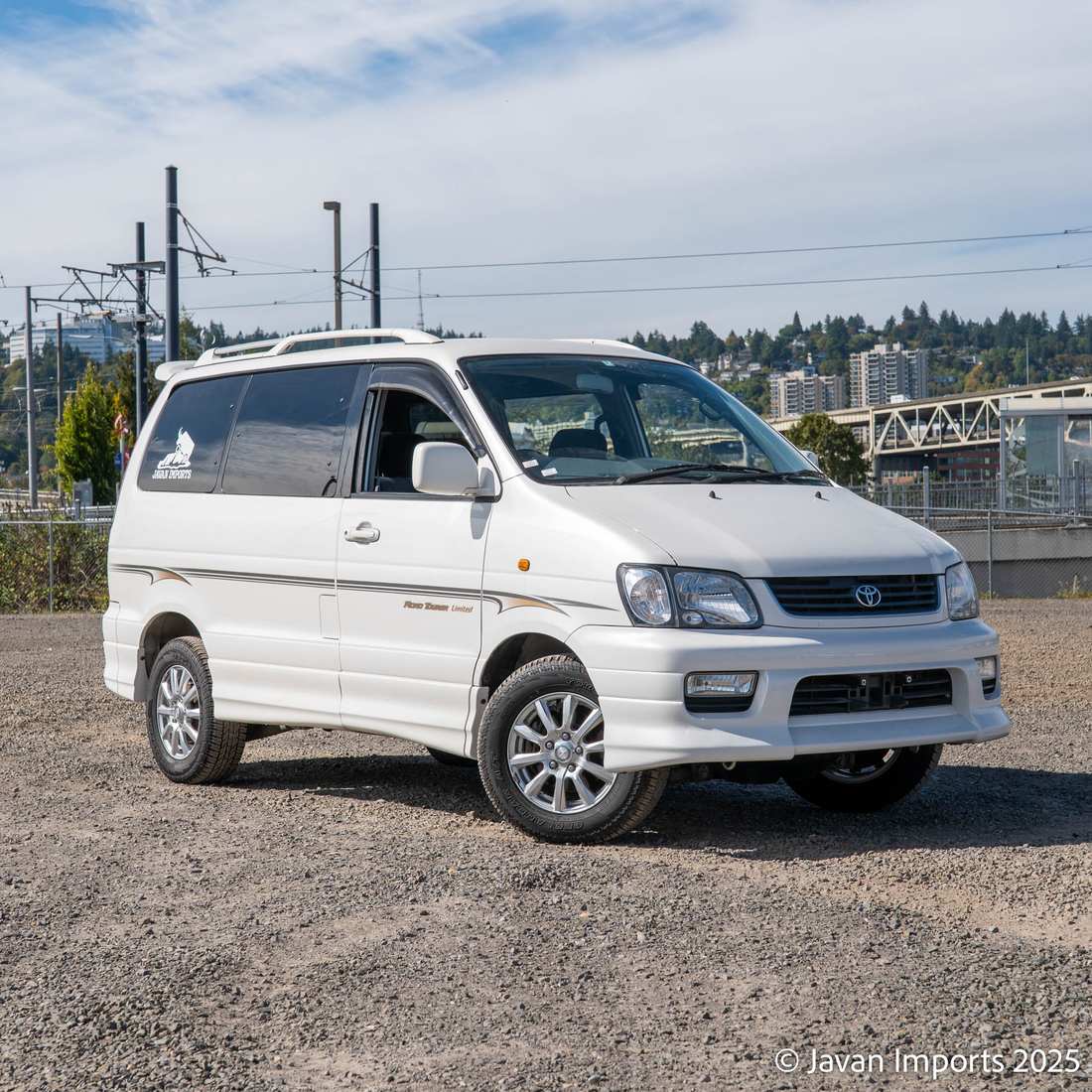 2000 Toyota Noah Road Tourer Limited 4WD (sold)