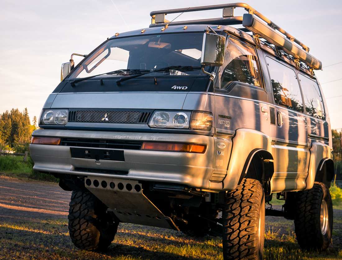 1994 Mitsubishi Delica Starwagon Exceed Crystal Literoof 4WD (sold)